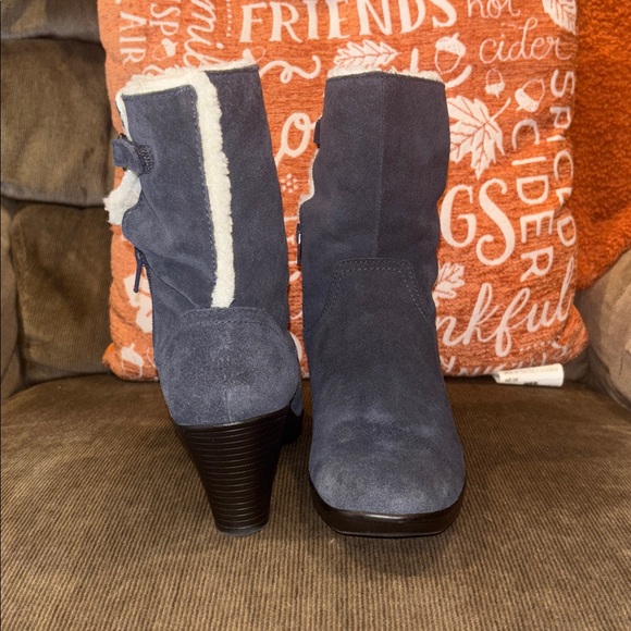 Clarks Bendables Blue Suede Navy Ankle Boots- 6.5 - Picture 3 of 7